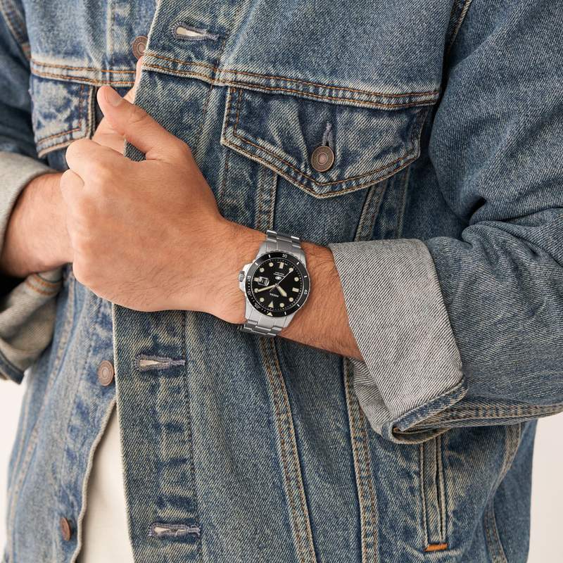 Montre FOSSIL Blue  homme acier - vue porté 1