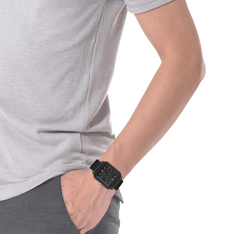 Montre LACOSTE Studio homme acier bracelet silicone noir - vue porté 1