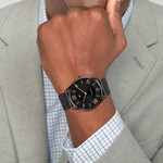 Montre TOMMY HILFIGER Becker homme bracelet acier noir - vue porté 1