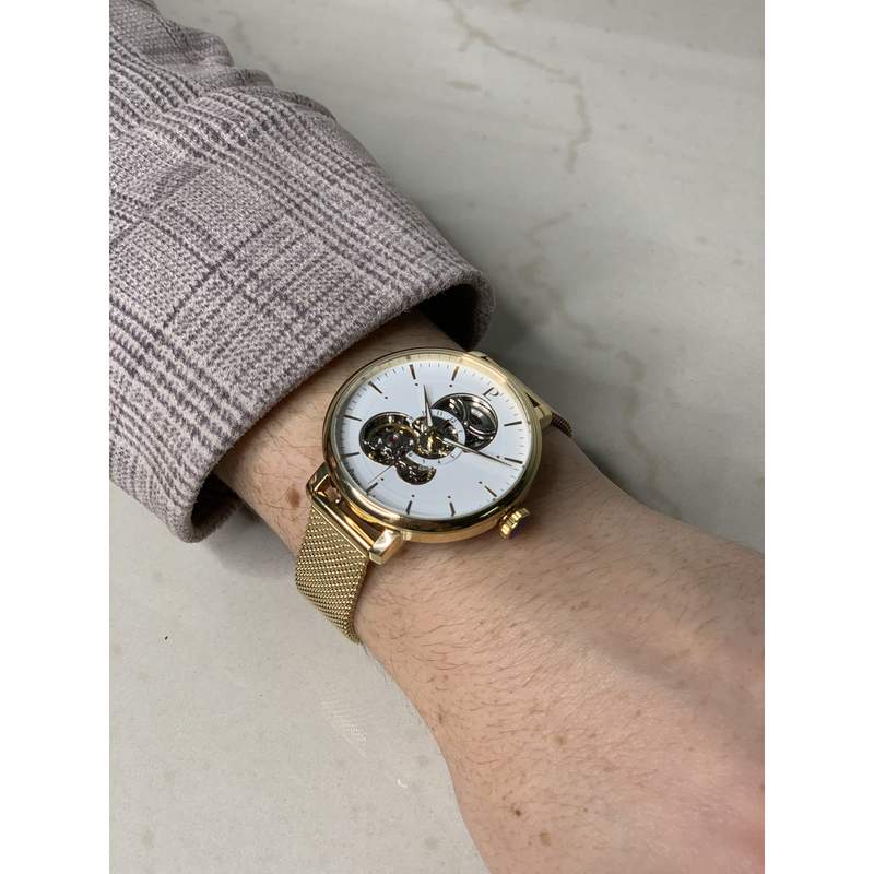 Montre PIERRE LANNIER Melodie homme automatique bracelet acier doré - vue porté 1