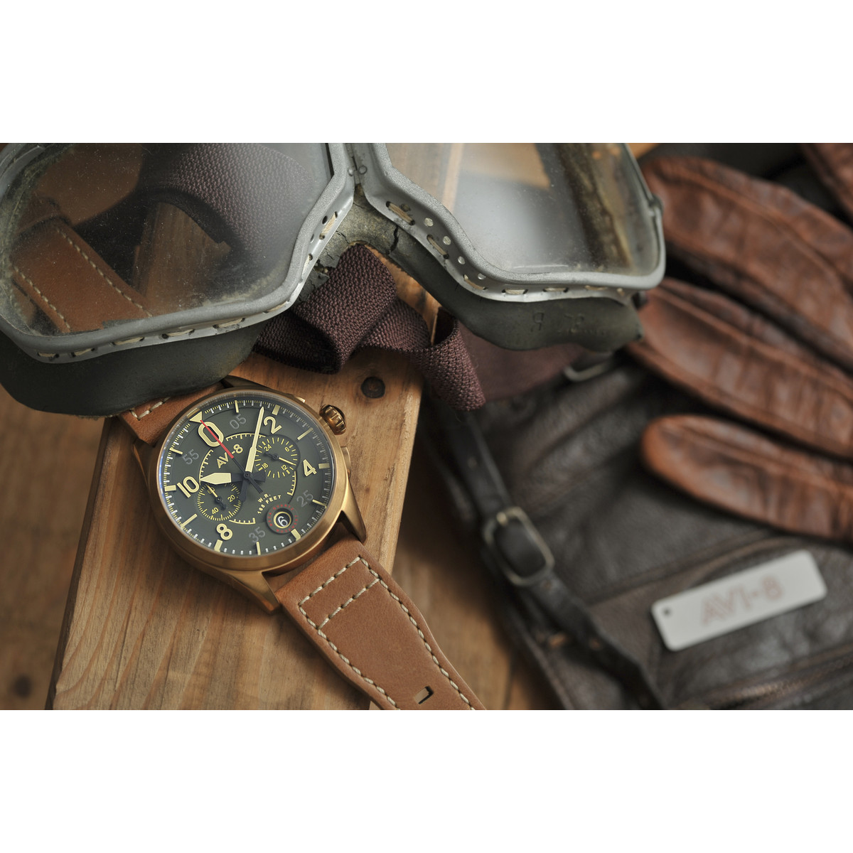Montre AVI 8 Spitfire homme acier doré bracelet cuir caramel - vue D2