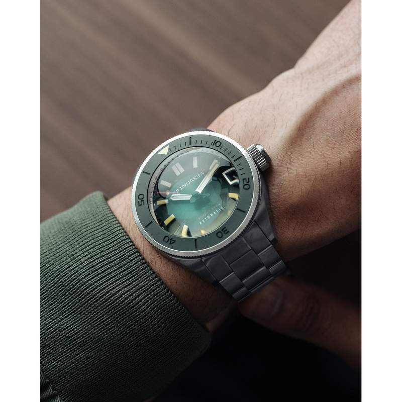 Montre SPINNAKER New Piccard homme automatique bracelet acier - vue porté 1