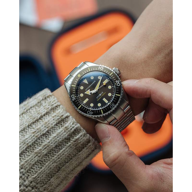 Montre SPINNAKER Spence homme automatique bracelet acier - vue porté 1