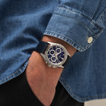 Montre HAMILTON Jazzmaster homme automatique, bracelet cuir bleu - vue porté 1