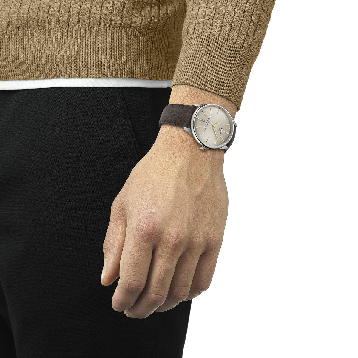 Montre TISSOT t-classic homme automatique acier bracelet cuir vert - vue porté 1