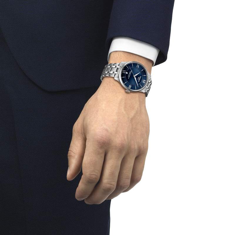 Montre TISSOT t-classic homme automatique bracelet acier gris - vue porté 1