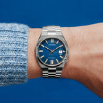 Montre CITIZEN Tsuyosa homme automatique bracelet acier gris - vue porté 1