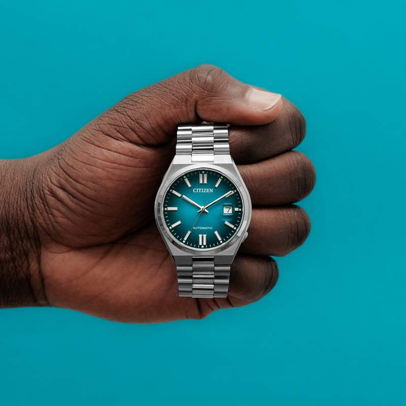 Montre CITIZEN Tsuyosa homme automatique bracelet acier gris - vue porté 1