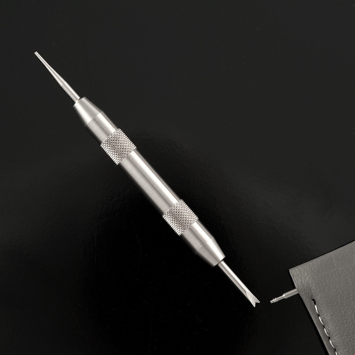 Montre HUMBERT-DROZ hd7 homme chronographe, bracelet cuir noir - vue D2