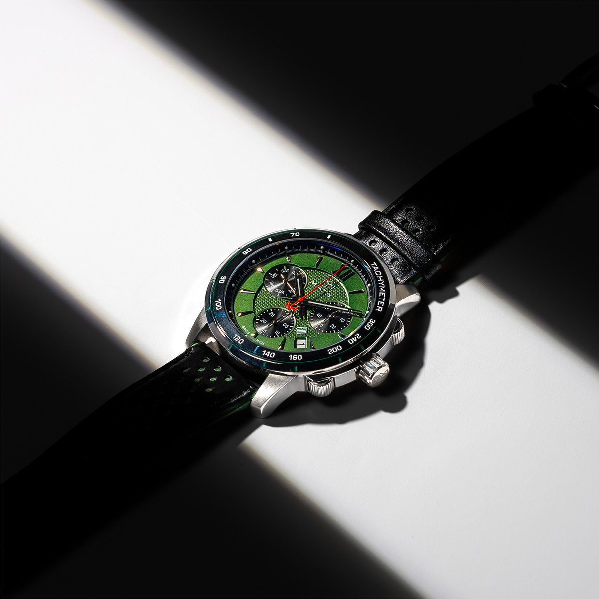 Montre MATY GM chronographe cadran vert bracelet cuir vert - vue D4