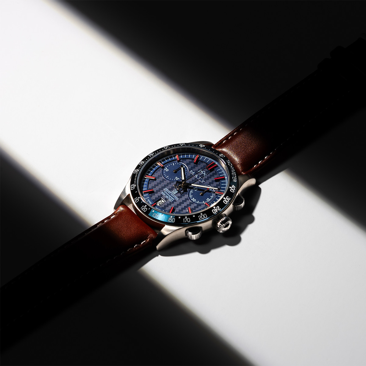 Montre MATY GM chronographe cadran bleu bracelet cuir marron - vue D4