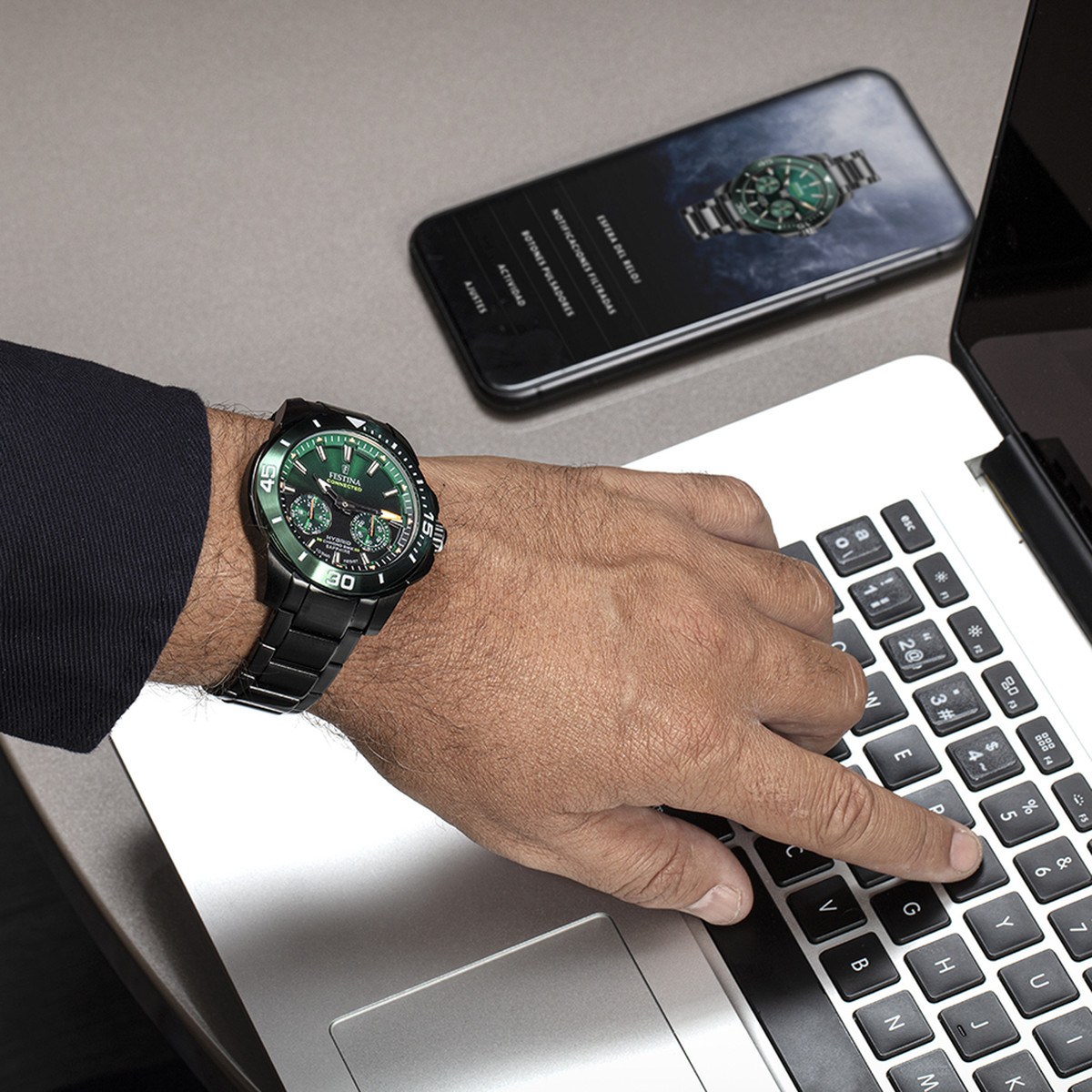 FESTINA connected herenhorloge, zwarte roestvrijstalen armband - bekijk gedragen 3