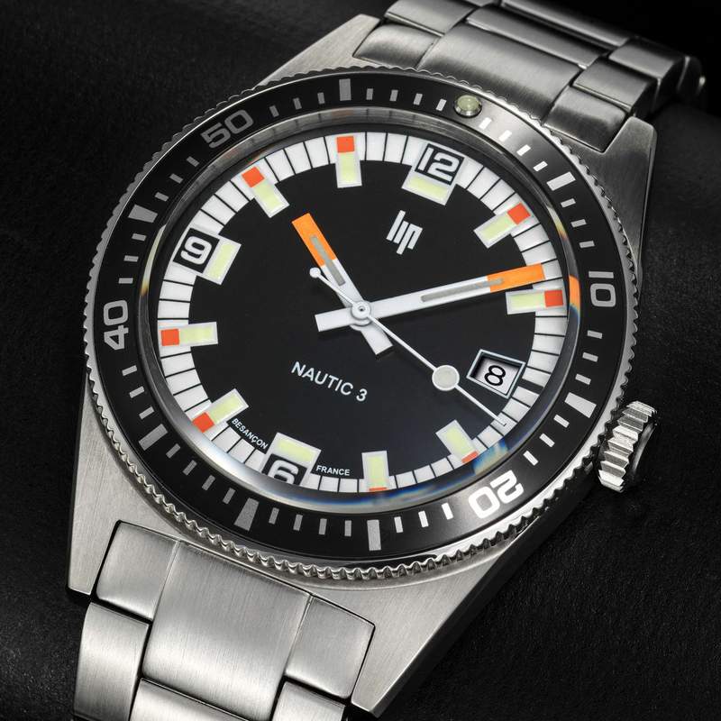 Montre LIP homme automatique, bracelet métal argent - vue D1