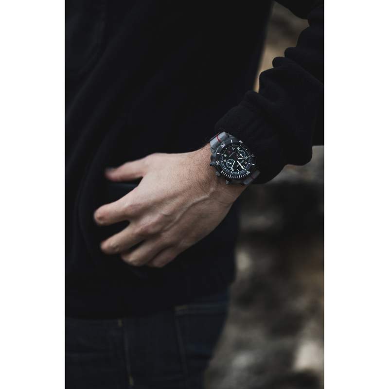 Montre BRISTON clubmaster outdoor homme bracelet tissu gris - vue porté 1