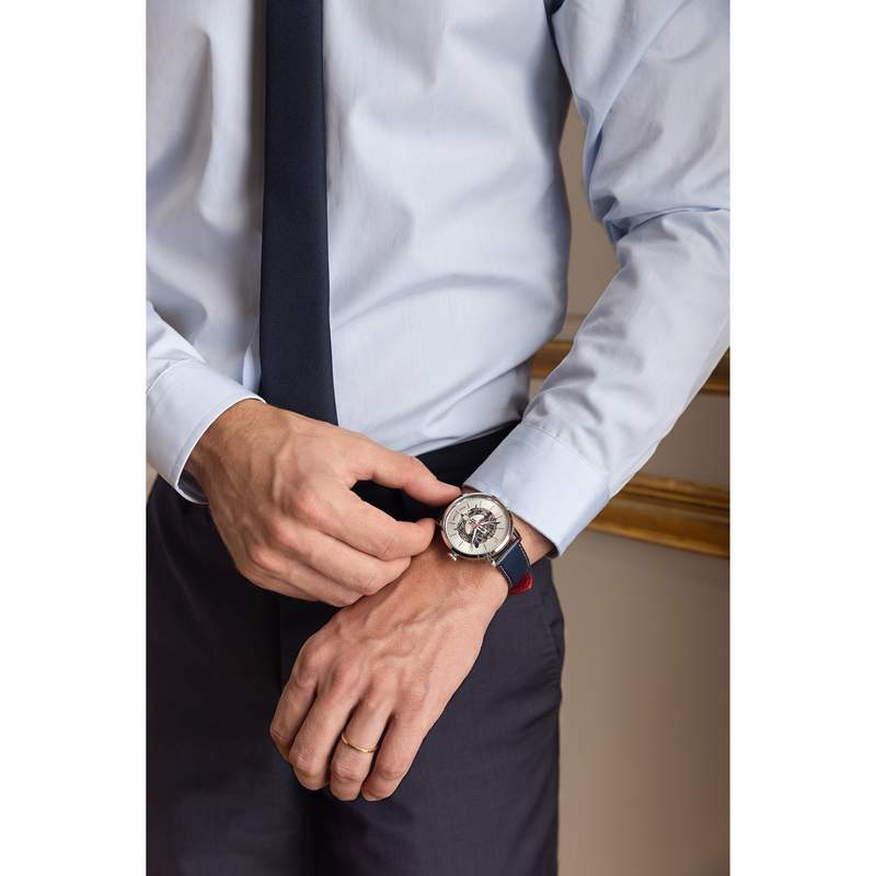Montre PIERRE LANNIER Élysée homme automatique, bracelet cuir bleu - vue porté 1