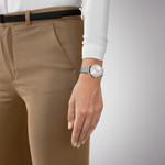 Montre TISSOT T-CLASSIC EVERYTIME mixte cadran gris bracelet acier inoxydable - vue porté 1