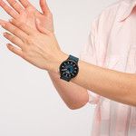 SWATCH Big bold bioceramic Night trip herenhorloge met zwarte siliconen band - gedragen 1