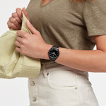 Montre SWATCH New gent biosourced Mono black homme bracelet matériau biosourcé noir - vue porté 2