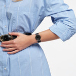 Montre SWATCH Skin classic biosourced Black classiness homme bracelet matériau biosourcé noir - vue porté 2