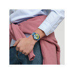 Montre SWATCH New gent bioceramic Chagall's blue circus homme bracelet silicone bleu - vue porté 4
