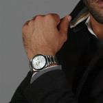 Montre BOSS strike homme bracelet acier - vue porté 1