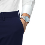 Montre TISSOT T-CLASSIC PR100 homme cadran bleu bracelet acier inoxydable - vue porté 1
