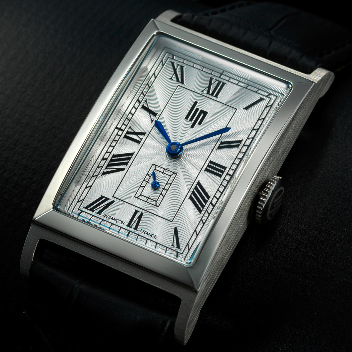 Montre LIP homme analogique, bracelet cuir noir - vue D1