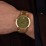 Montre BALMAIN classic R homme bracelet pvd doré - vue porté 1