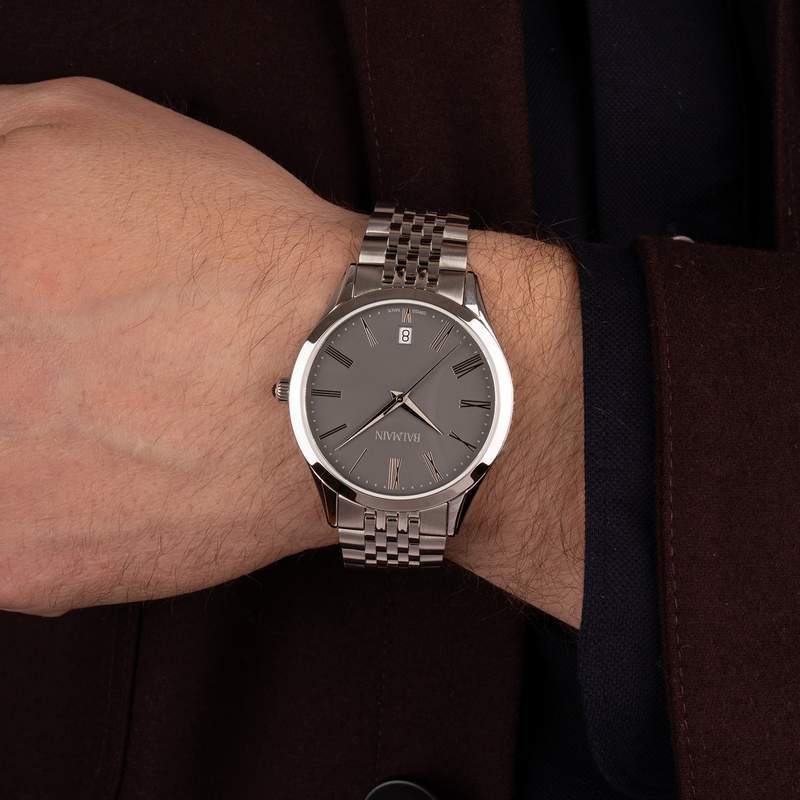 Montre BALMAIN classic R homme bracelet acier inoxydable gris - vue porté 1