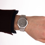 Montre BALMAIN classic R homme bracelet acier inoxydable gris - vue porté 2