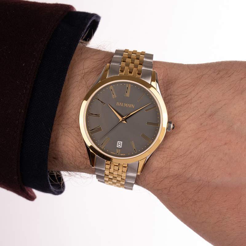 Montre BALMAIN classic R homme bracelet acier inoxydable bicolore jaune - vue porté 2