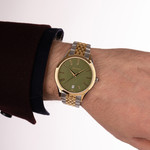 Montre BALMAIN classic R homme bracelet acier inoxydable bicolore jaune - vue porté 2