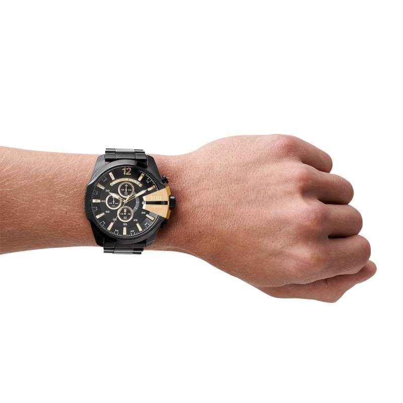 Montre DIESEL mega chief homme bracelet acier inoxydable noir - vue porté 2