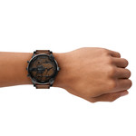 Montre DIESEL slim mr daddy homme bracelet cuir marron - vue porté 1