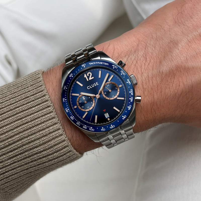 Montre CLUSE ARAVIS Homme cadran bleu bracelet acier inoxydable gris clair - vue porté 1
