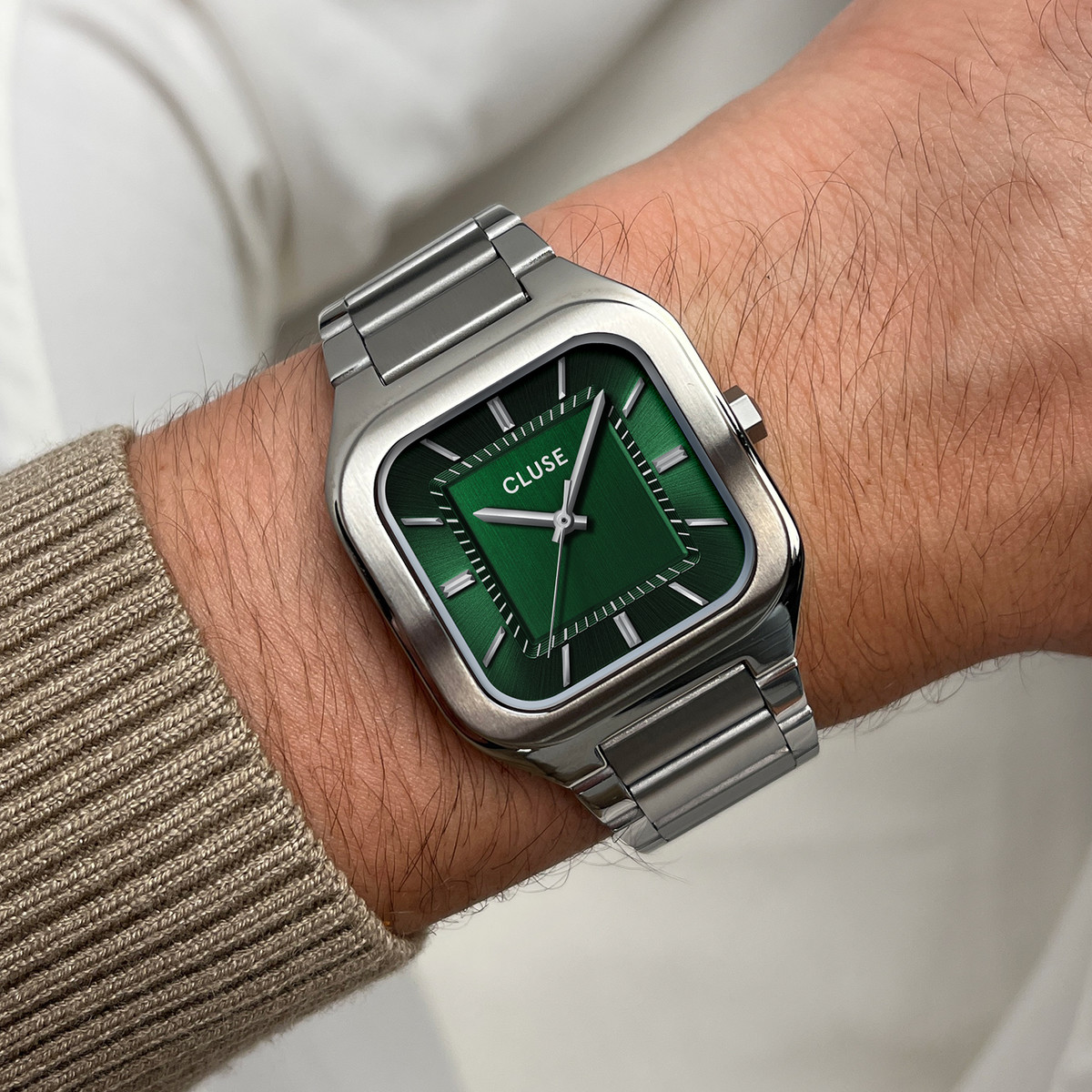 Montre CLUSE QUADRUS Homme cadran vert bracelet acier inoxydable gris clair - vue porté 1