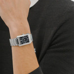 Montre BOSS desk homme bracelet acier inoxydable - vue porté 1