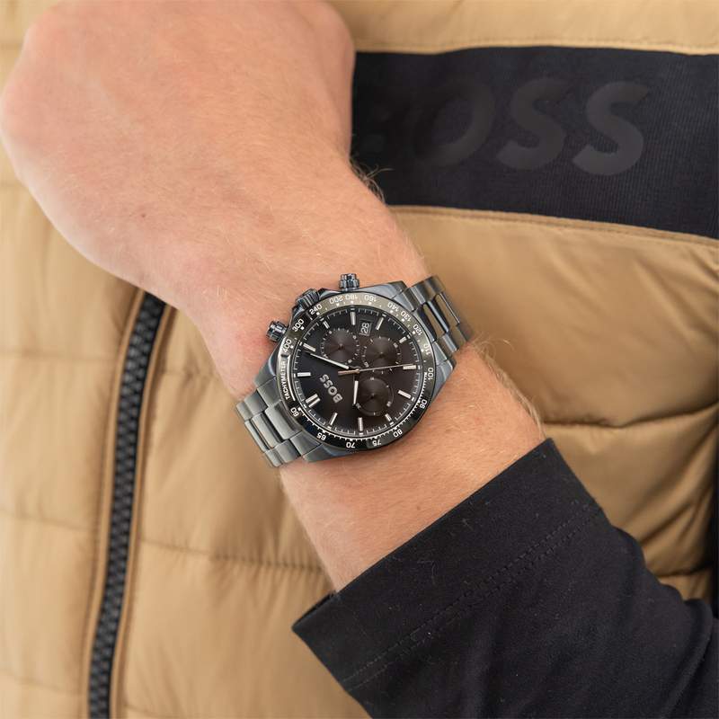 Montre BOSS sport active homme bracelet acier inoxydable bleu - vue porté 1