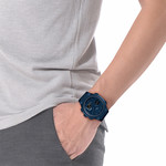 Montre LACOSTE lc33 homme bracelet silicone bleu - vue porté 1