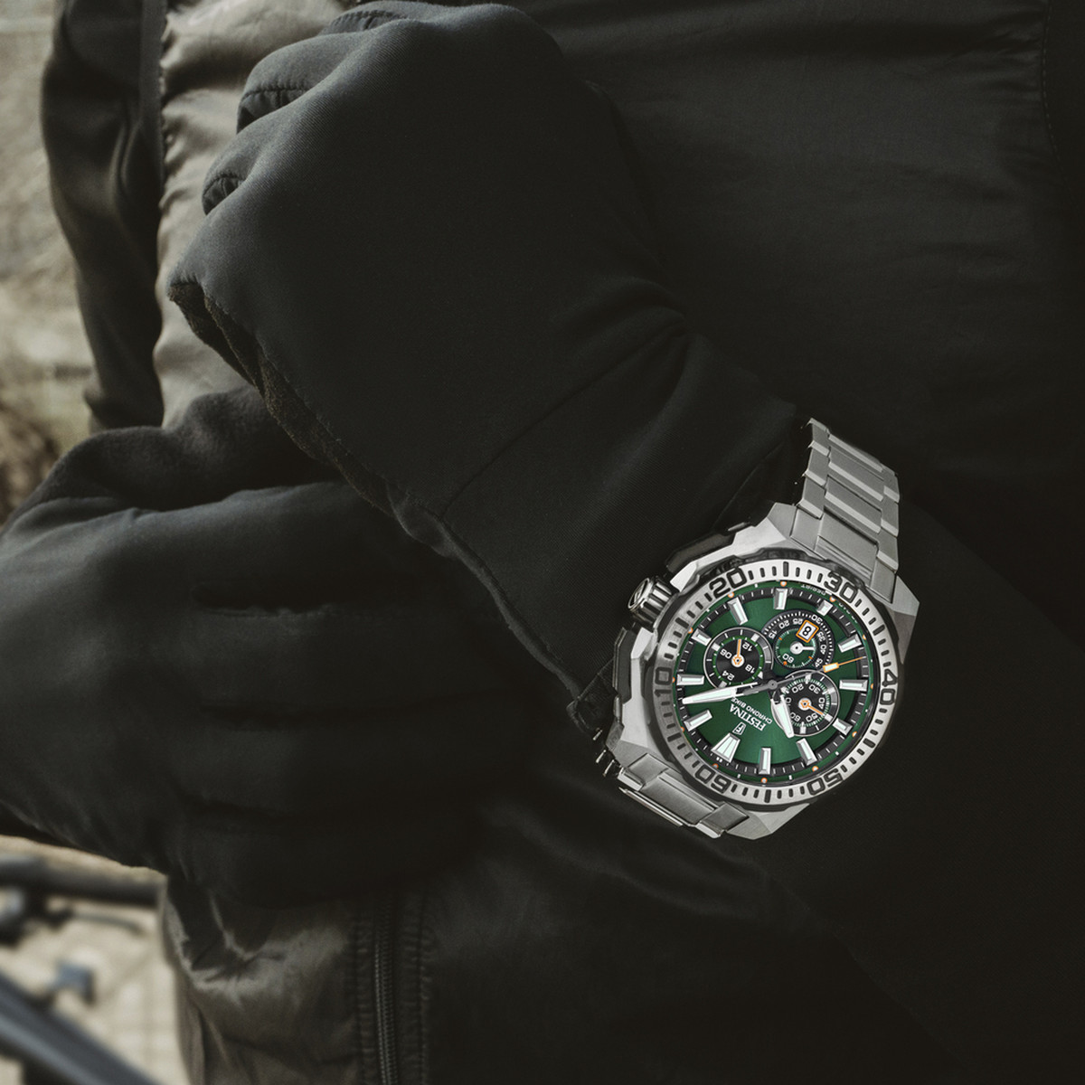 Montre FESTINA homme bracelet acier inoxydable - vue porté 1