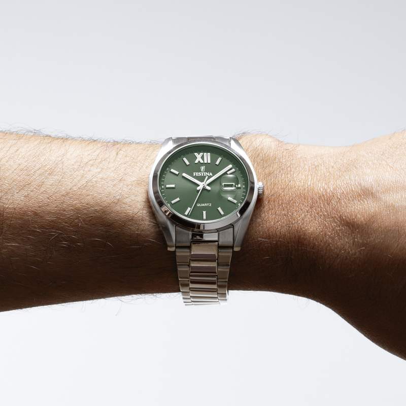 Montre FESTINA homme bracelet acier inoxydable - vue porté 1