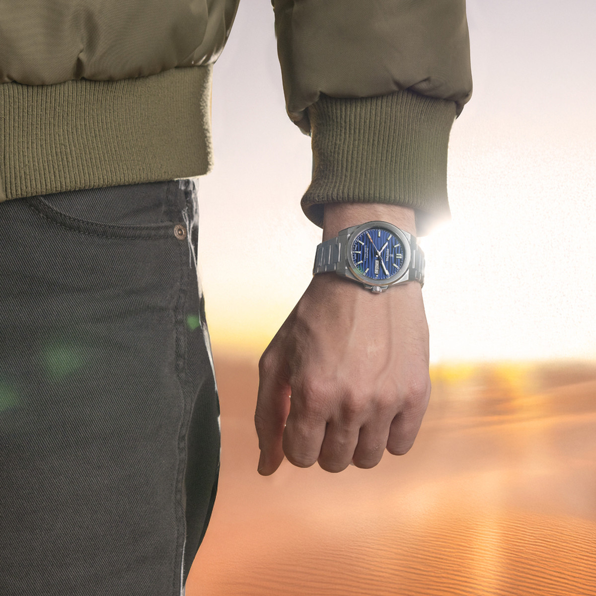 Montre FESTINA swiss made homme bracelet acier inoxydable - vue porté 1