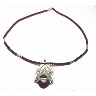 Collier touareg déesse verre rouge