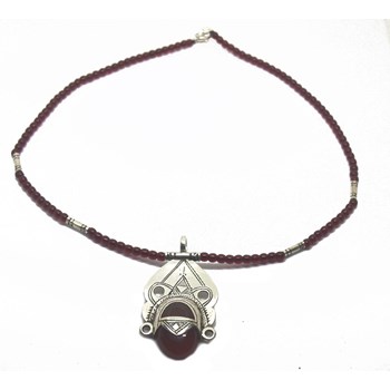 Collier touareg déesse rouge tradition berbère