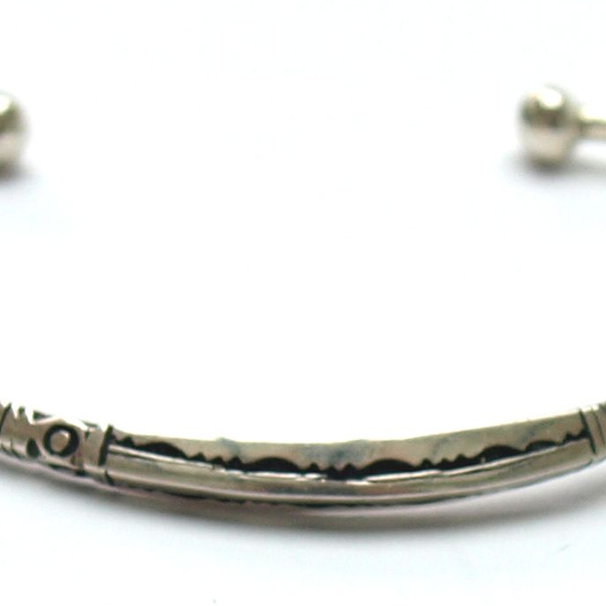Bracelet rigide touareg angle en argent - vue V1