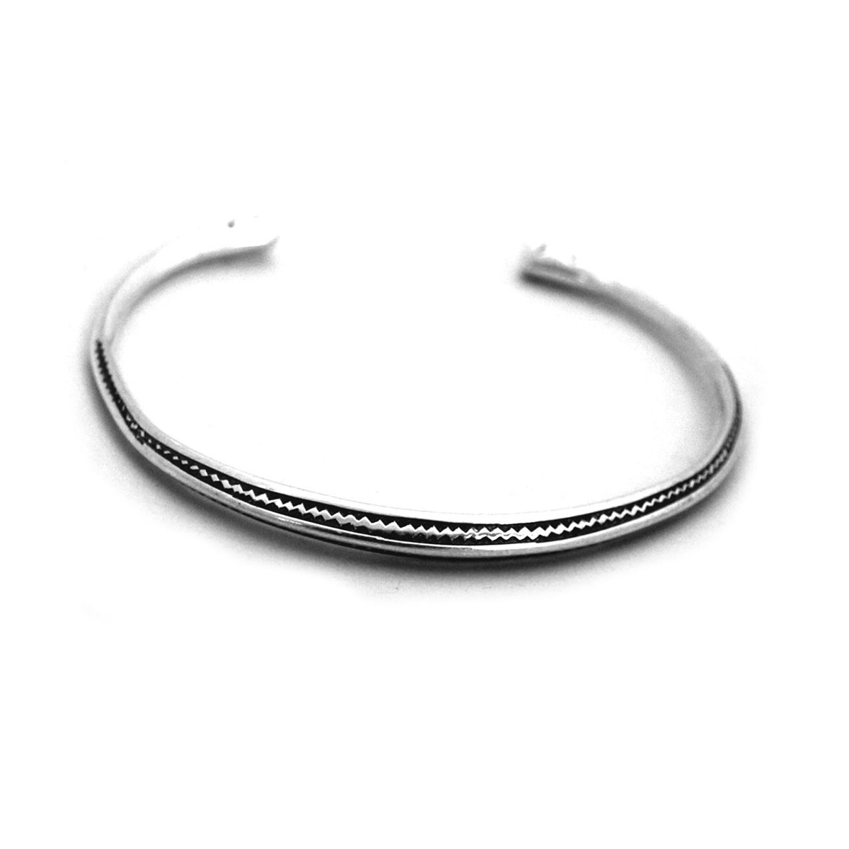 Bracelet jonc conique touareg en argent - vue 2