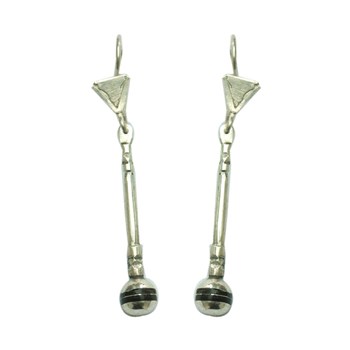Lange zilveren etnische oorbel