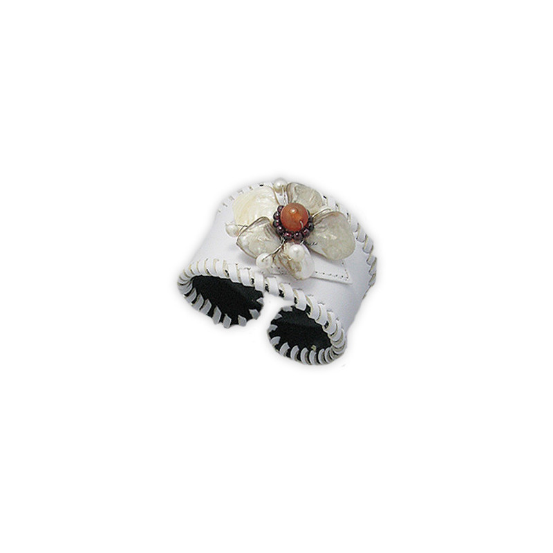 Bracelet Fleur en Nacre Perles et Cuir Blanc