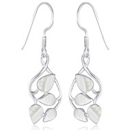 Boucles d'oreille feuillage de nacre blanche sertie argent 925