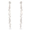 Boucles d'oreilles pendantes nacre blanche pétales argent 925 | Collection Lyanna ADEN - vue V1